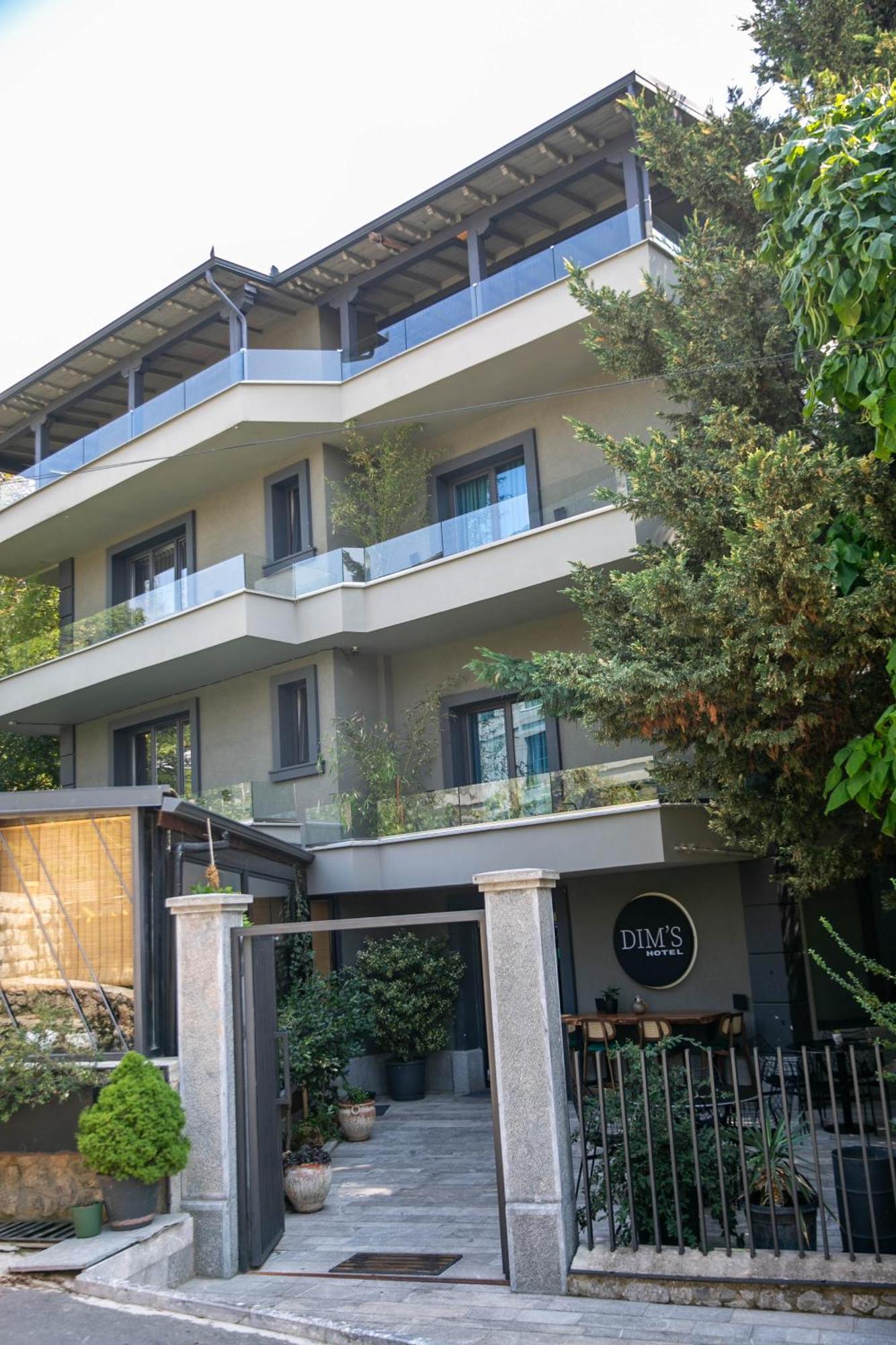 Dim'S Hotel & Restaurant Korce Exterior photo